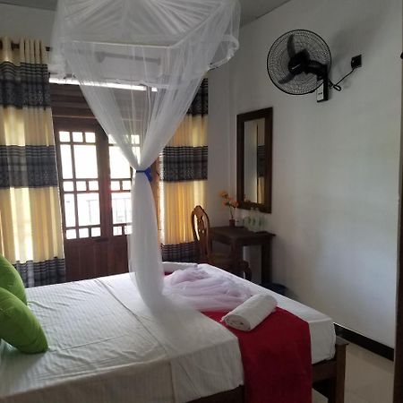Yashumi Homestay Dambulla Buitenkant foto