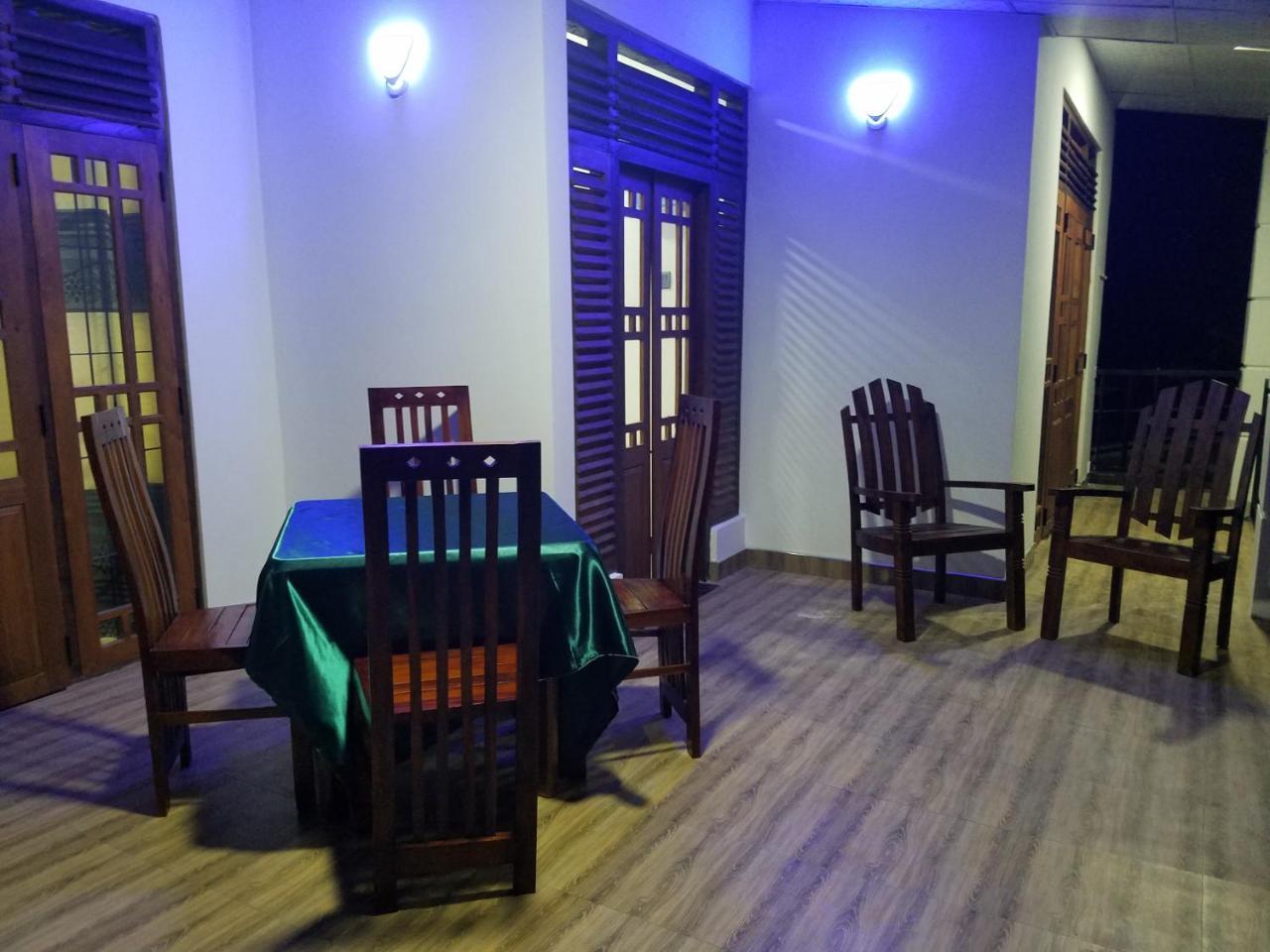 Yashumi Homestay Dambulla Buitenkant foto