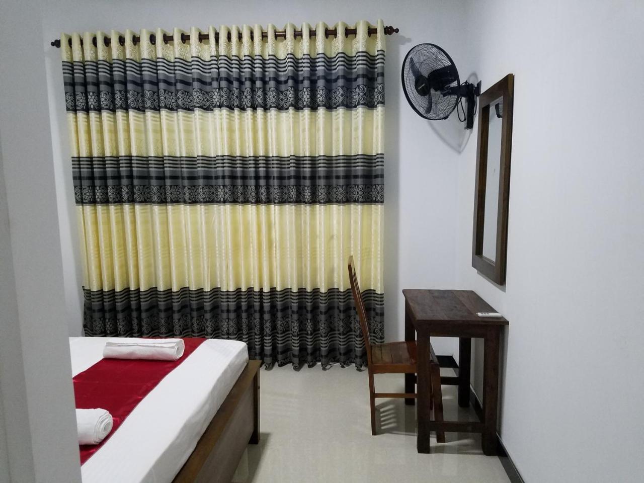 Yashumi Homestay Dambulla Buitenkant foto
