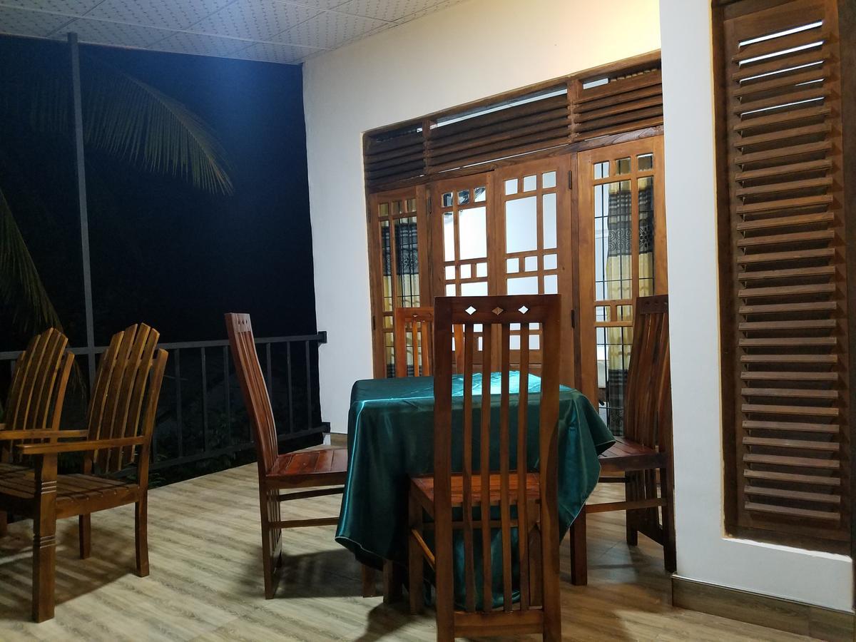 Yashumi Homestay Dambulla Buitenkant foto