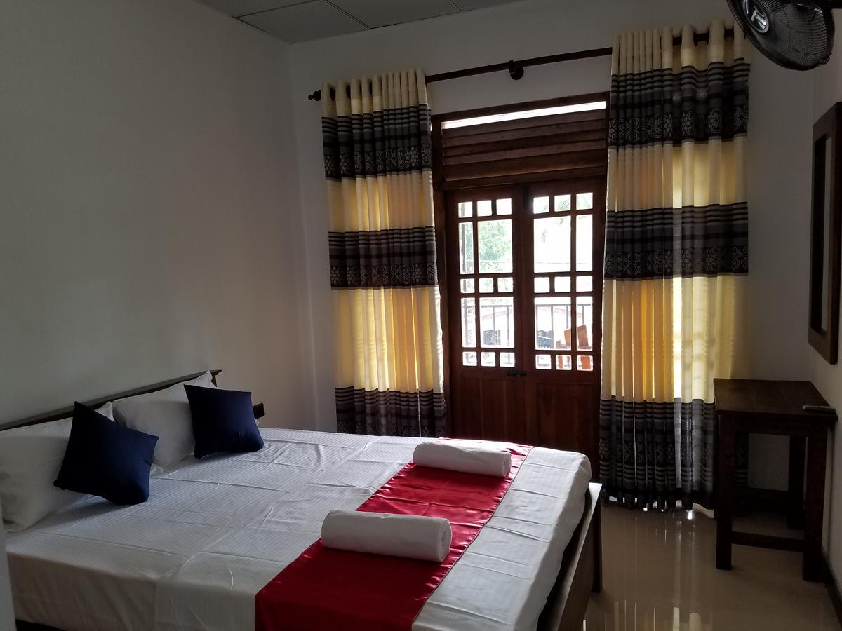 Yashumi Homestay Dambulla Buitenkant foto