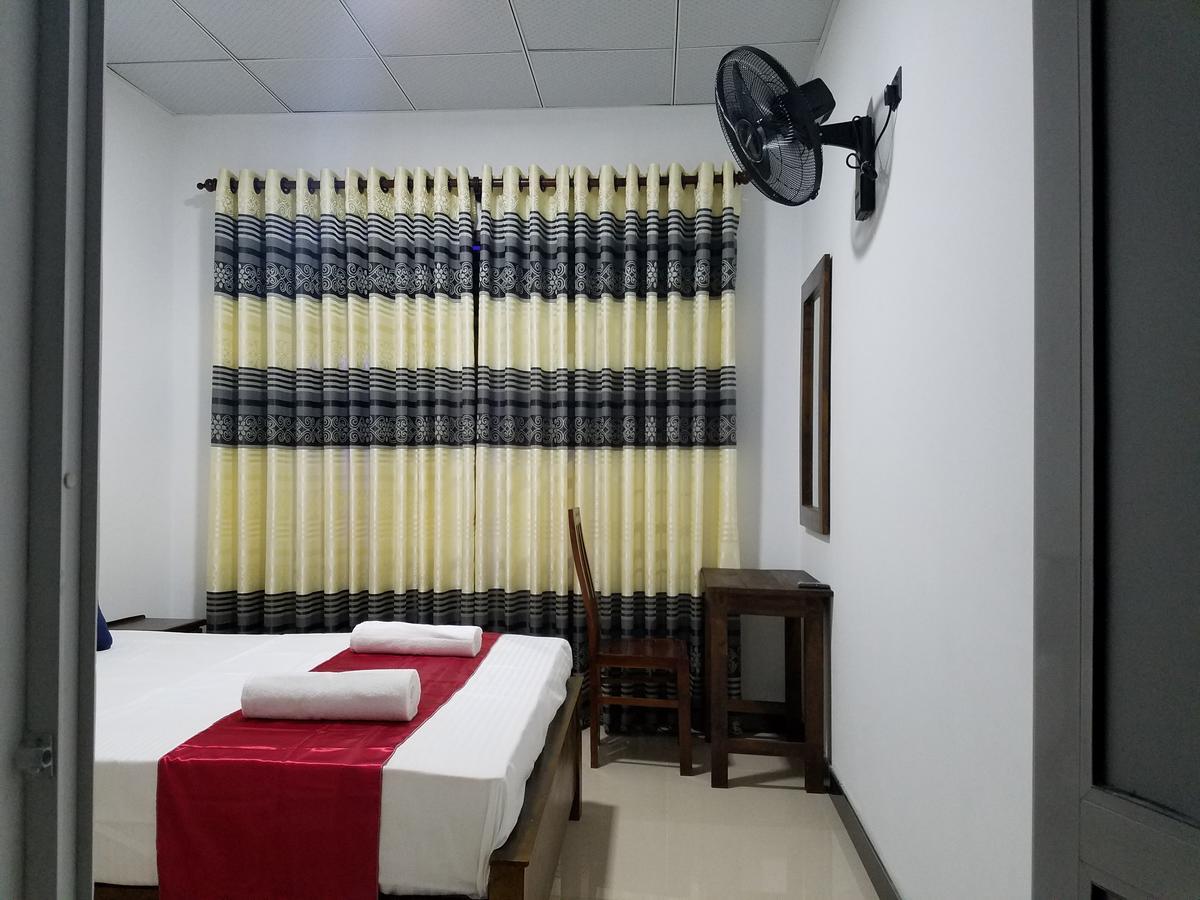 Yashumi Homestay Dambulla Buitenkant foto