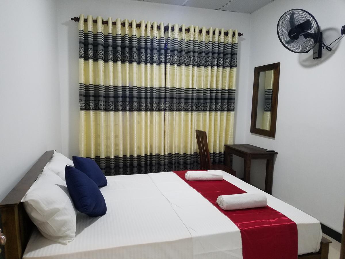 Yashumi Homestay Dambulla Buitenkant foto