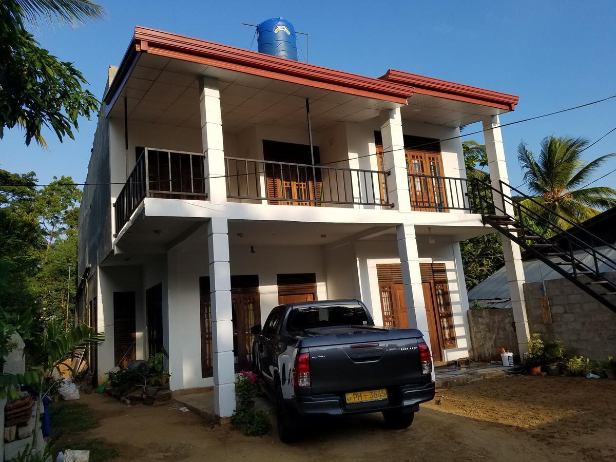 Yashumi Homestay Dambulla Buitenkant foto
