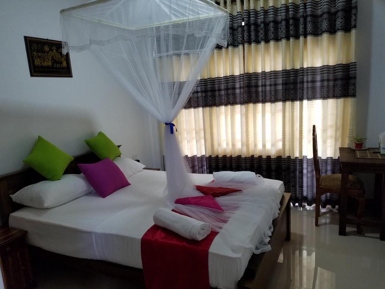 Yashumi Homestay Dambulla Buitenkant foto