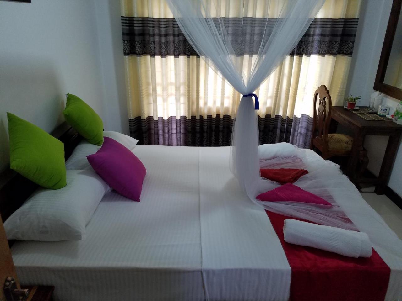 Yashumi Homestay Dambulla Buitenkant foto