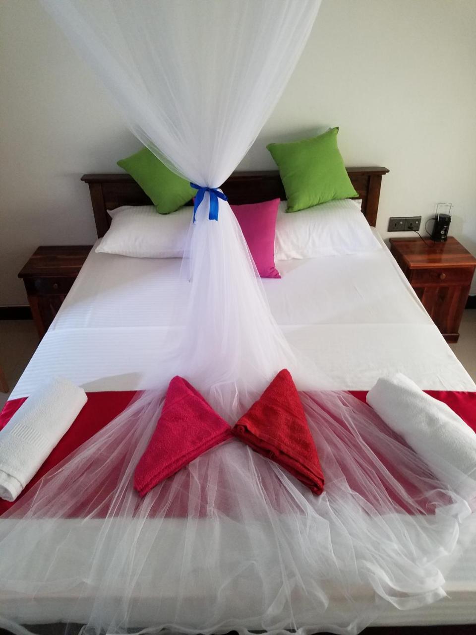 Yashumi Homestay Dambulla Buitenkant foto