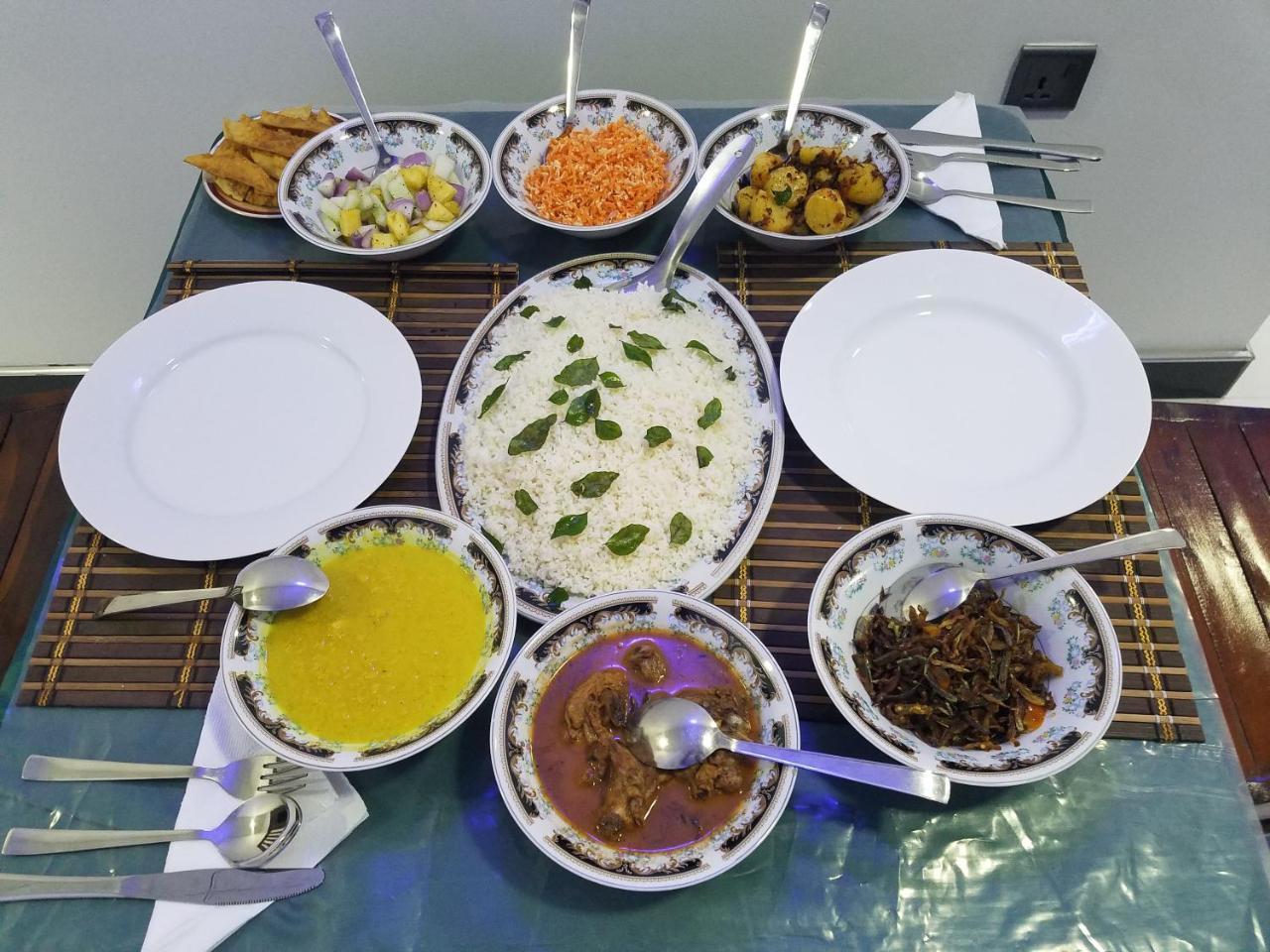 Yashumi Homestay Dambulla Buitenkant foto